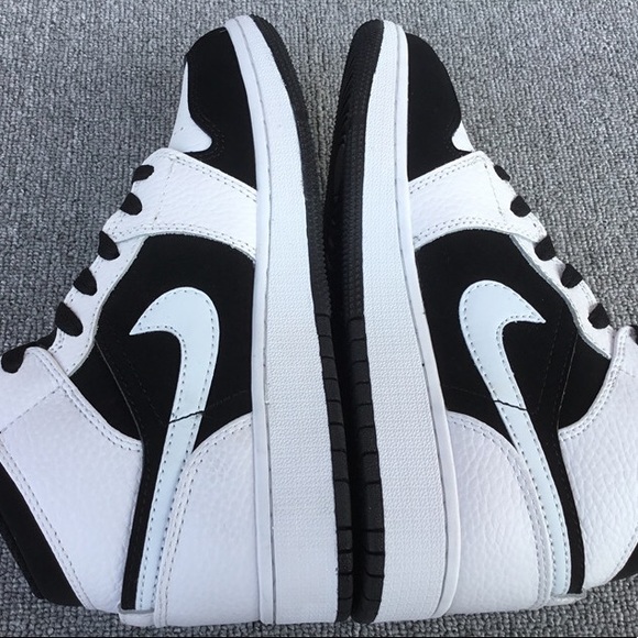 Jordan 1 Mid White Black - Picture 10 of 10